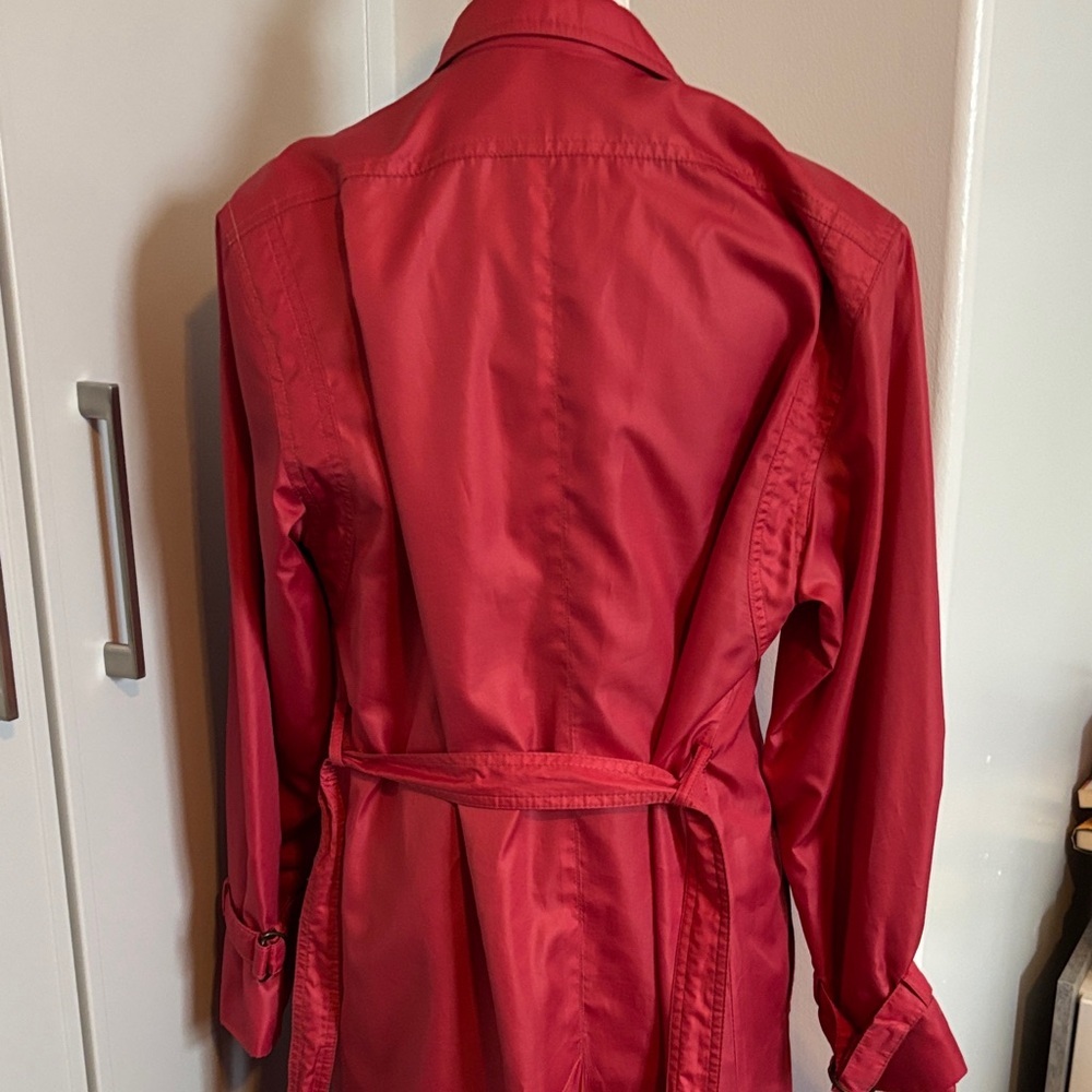 Elegant Red Trench Coat for Women - Picture 4 of 13